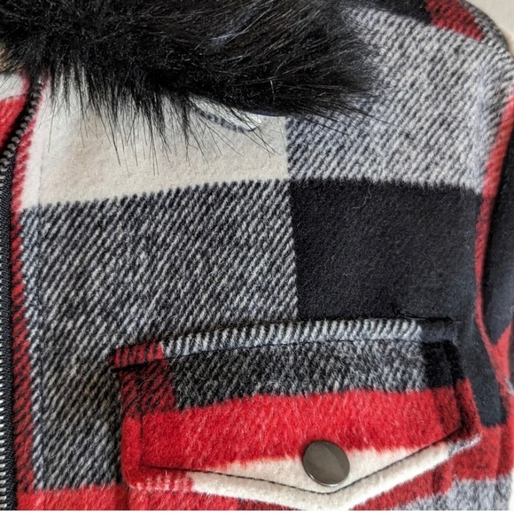 NWOT Torrid Plaid Fur Jacket - Picture 4 of 5